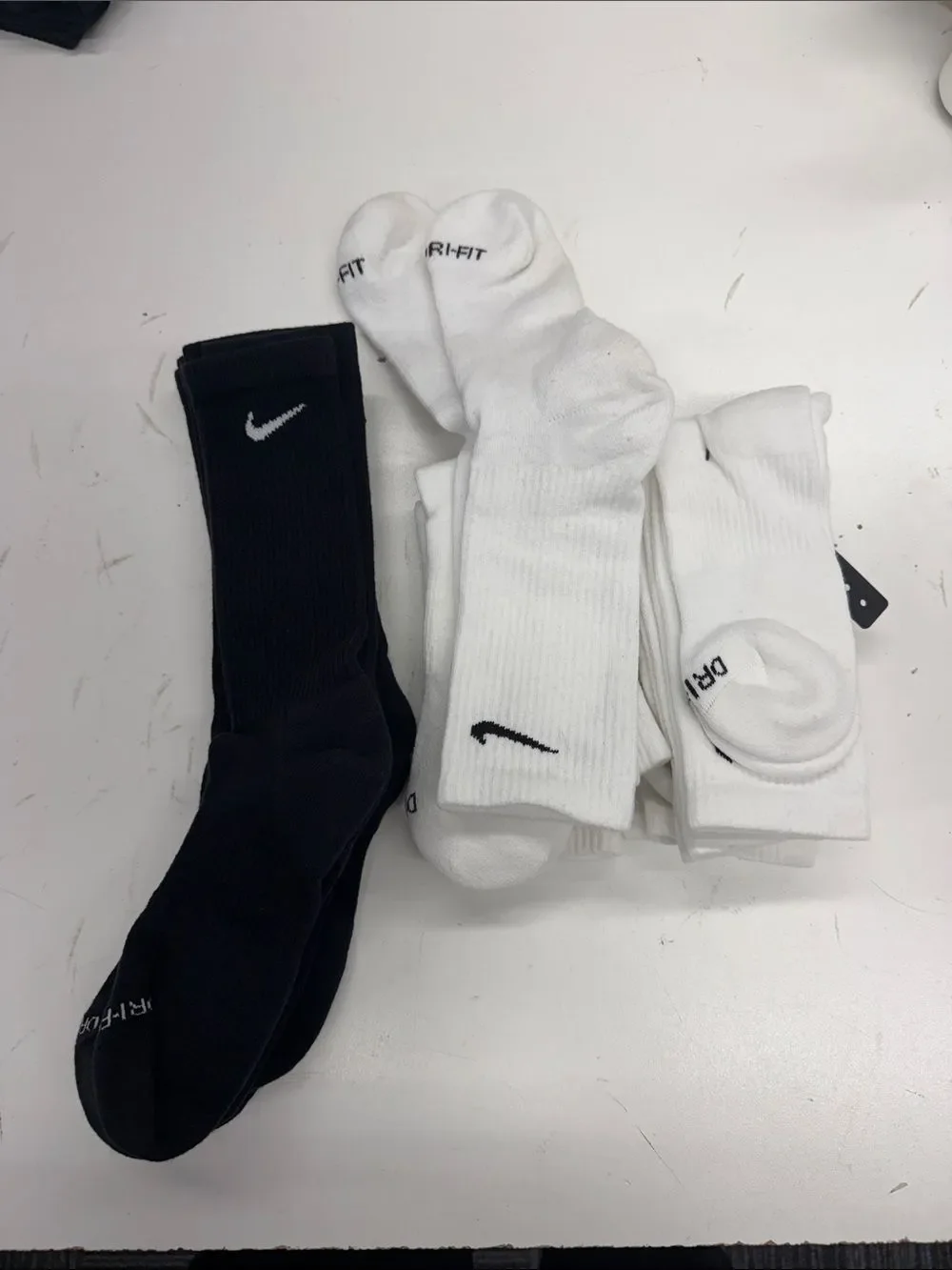 Nike Black and White Everyday Plus Large 8-12 Crew Socks - Mixed Pack 9 Pairs